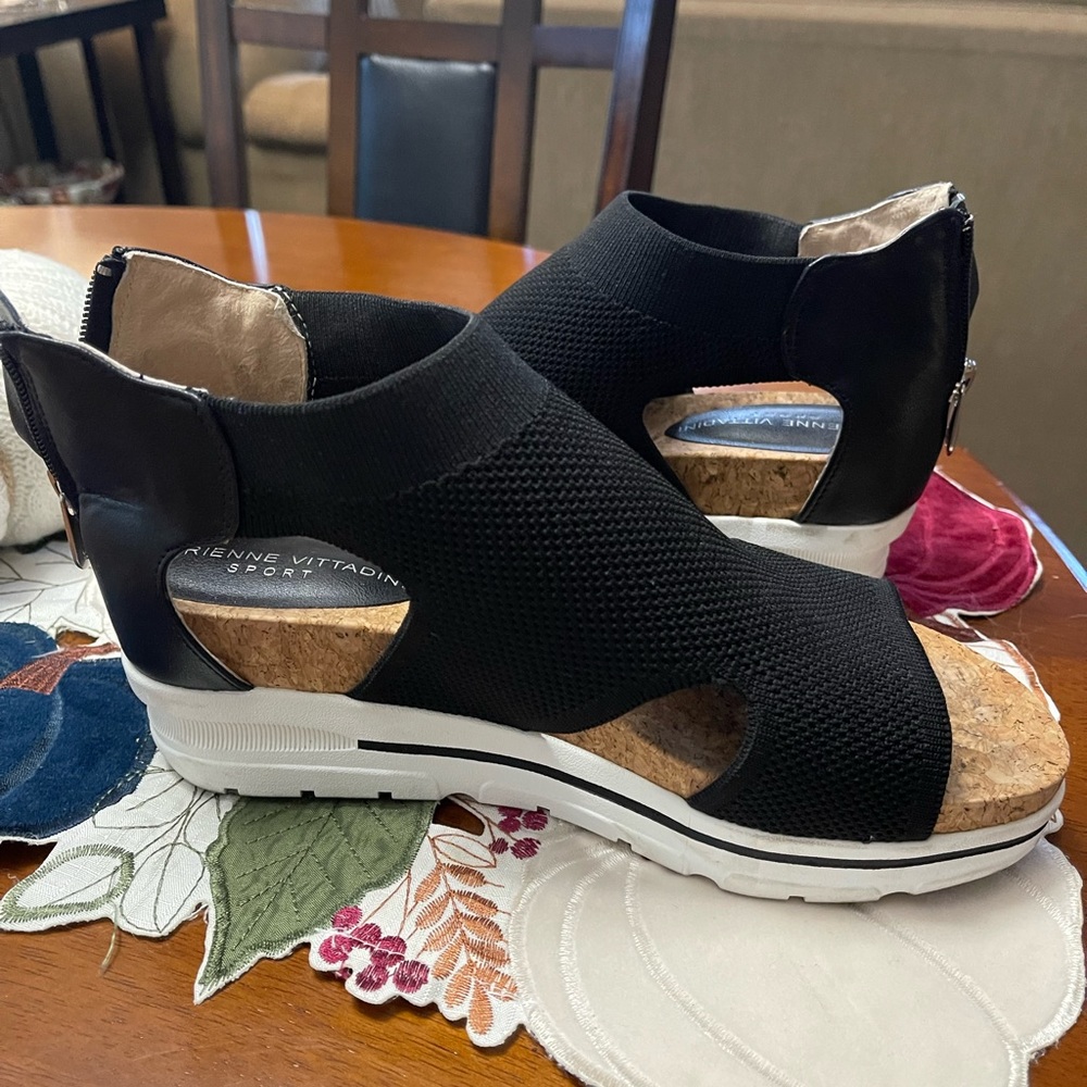 Adrienne Vittadini sandals, very cute, fairly new.